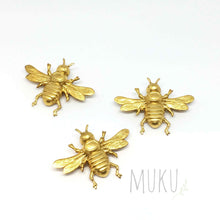 Load image into Gallery viewer, BRASS BEE BROOCHES - LADIES APPAREL