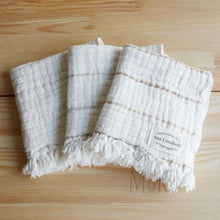 Load image into Gallery viewer, TENIMUHOH 4 LAYERD MUSLIN TOWEL - JAPAN PRODUCTS