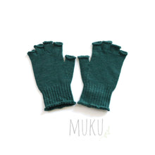 Load image into Gallery viewer, Uimi milo glove - merino wool - Emerald - Apparel &amp; Accessories
