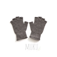 Load image into Gallery viewer, Uimi milo glove - merino wool - Mink - Apparel &amp; Accessories
