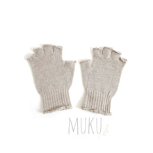 Load image into Gallery viewer, Uimi milo glove - merino wool - Wheat - Apparel &amp; Accessories
