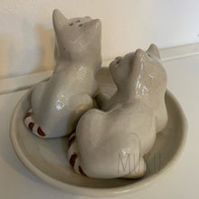 Load image into Gallery viewer, CERAMIC SALT &amp; PEPPER CAT - Kitchen
