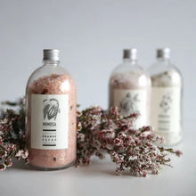 Load image into Gallery viewer, Geranium Orange &amp; Cacao French Apothecary Bath Soak - physical
