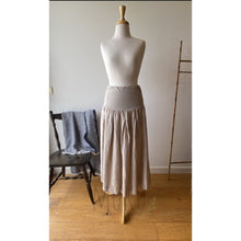 Load image into Gallery viewer, LINEN STRETCH WEIST SKIRT - LADIES APPAREL
