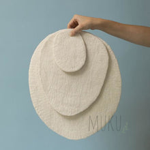 Load image into Gallery viewer, MUSKHANE PEBBLE PLACE MAT Large - FELT ITEM

