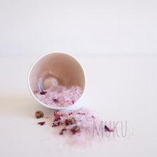 Load image into Gallery viewer, Rose Bath Soak French Apothecary - physical
